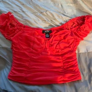 Red cropped underwire bra shirt, ruffled sleeves, soft texture